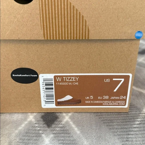 Koolaburra Tan Suede Slippers with Cream Lining - Picture 5 of 6